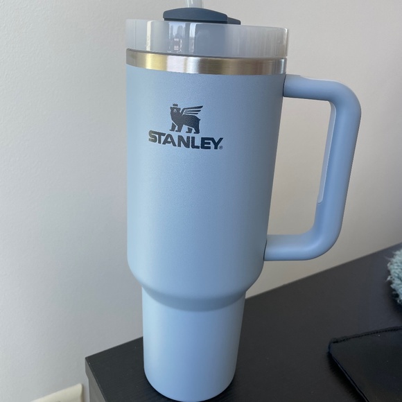 THE QUENCHER H2.0 FLOWSTATE™ TUMBLER40 OZ CHAMBRAY